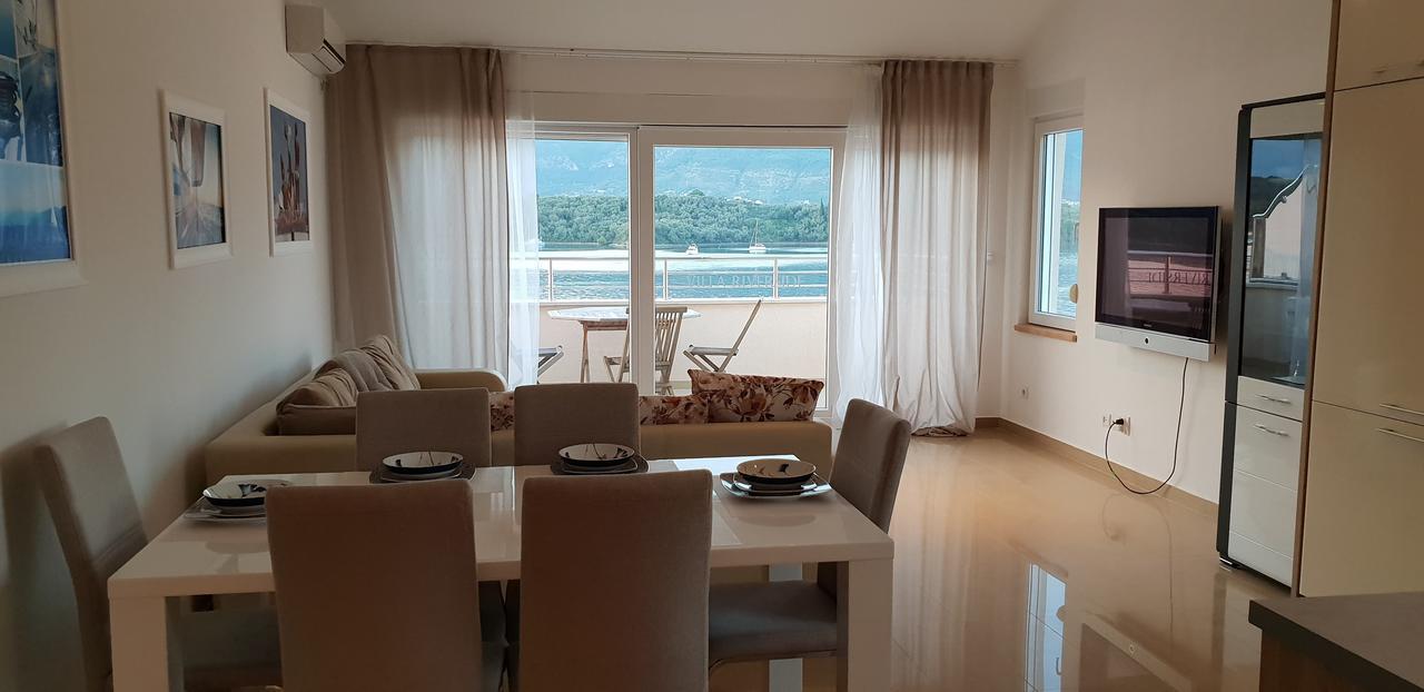 Riverside Villa Tivat Exteriör bild