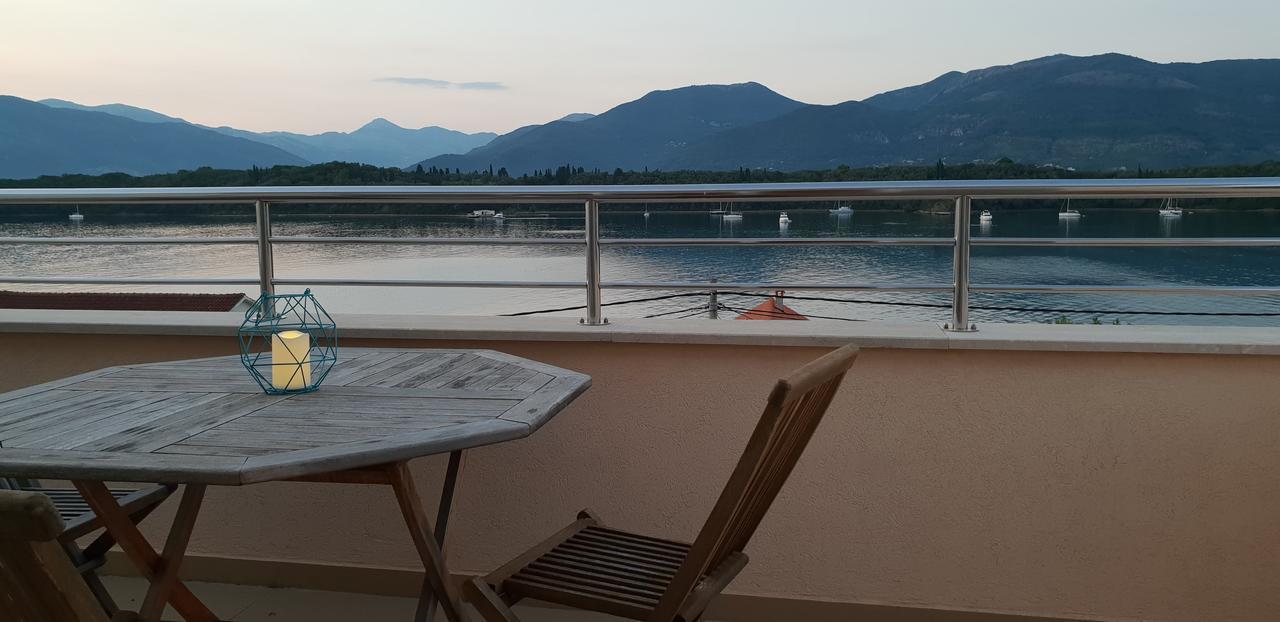 Riverside Villa Tivat Exteriör bild