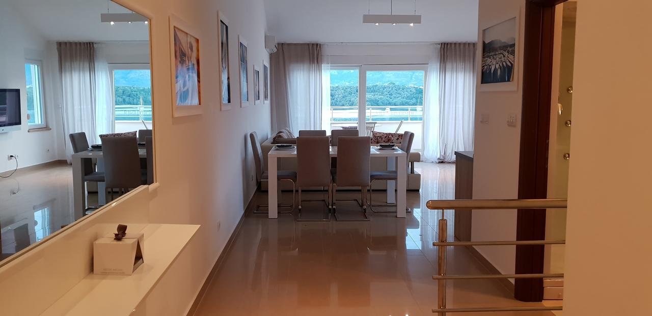 Riverside Villa Tivat Exteriör bild